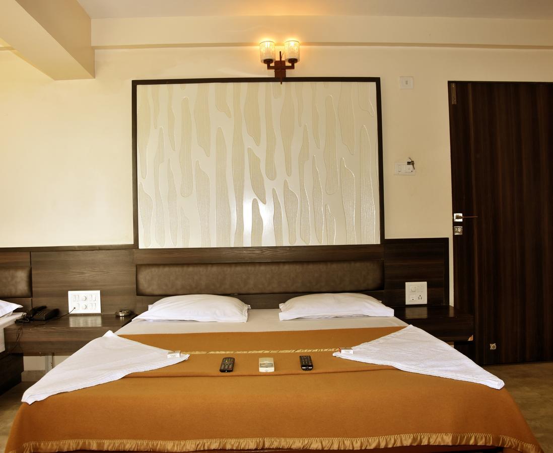 Hotel Sai Suraj Park Shirdi Eksteriør bilde