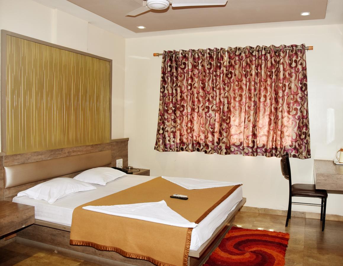 Hotel Sai Suraj Park Shirdi Eksteriør bilde
