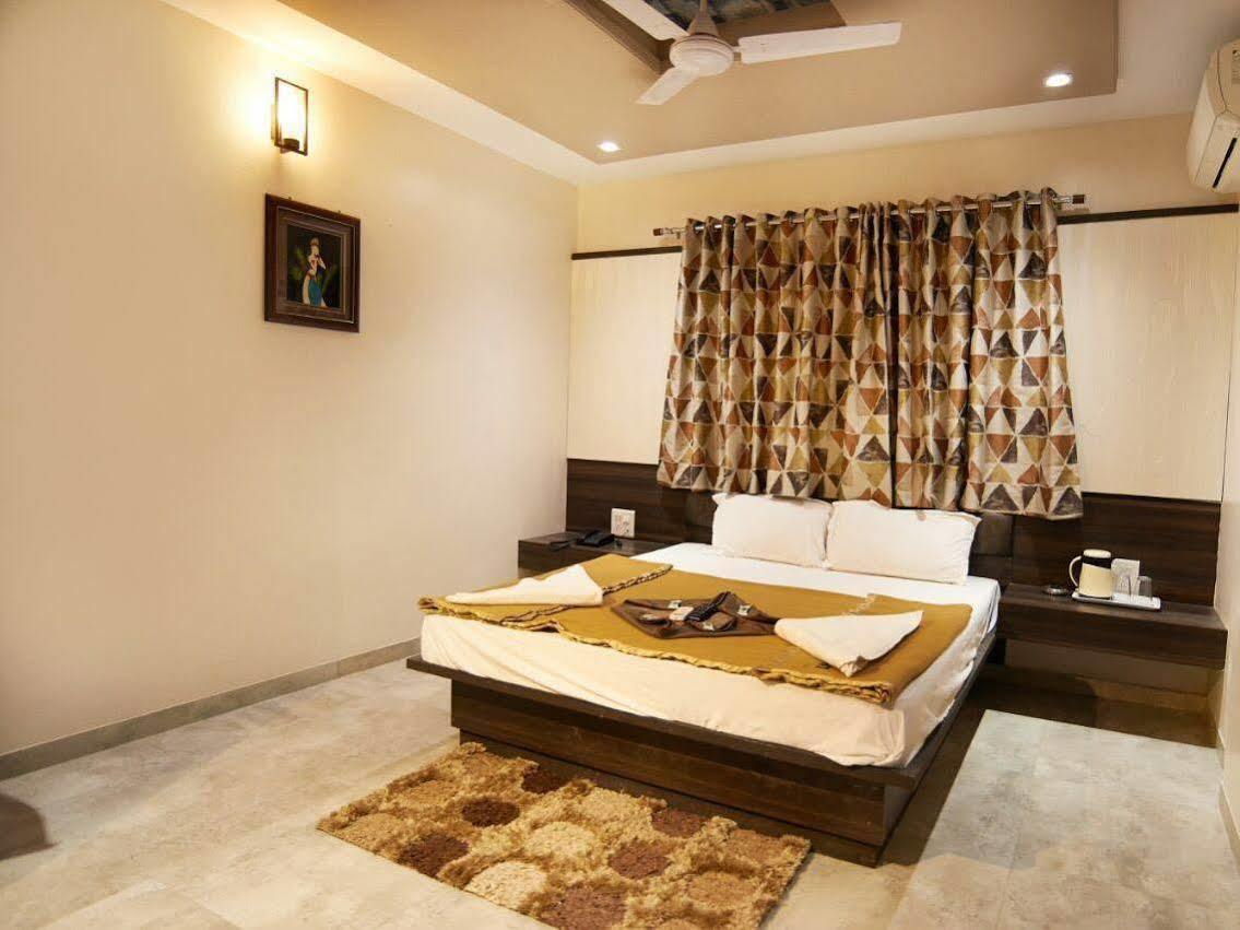 Hotel Sai Suraj Park Shirdi Eksteriør bilde